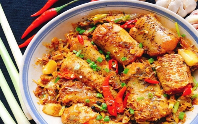 Cá mối kho sả đậm đà đưa cơm