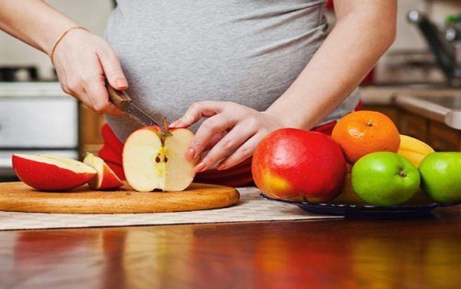 Muốn con sinh ra TRẮNG TRẺO DỄ THƯƠNG, mẹ bầu hãy chăm ăn những 3 loại quả này