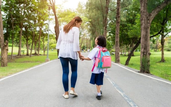 Mỗi mùa tựu trường, lòng tôi lại cô đơn lạ kỳ khi nhớ đến mẹ