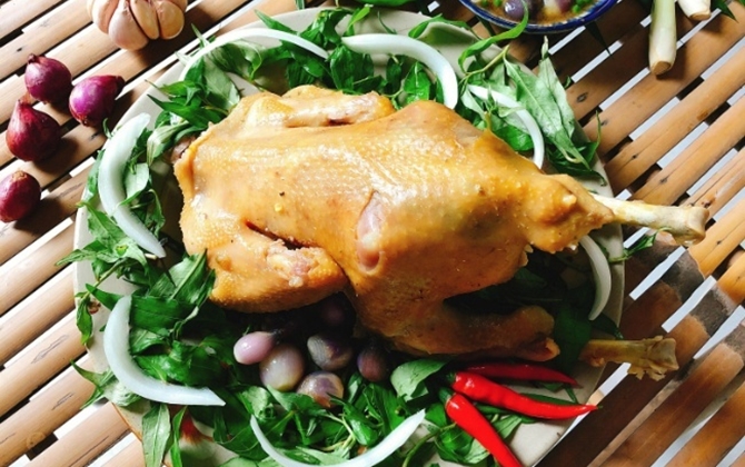Gà chưng nước mắm nhâm nhi ngày mưa