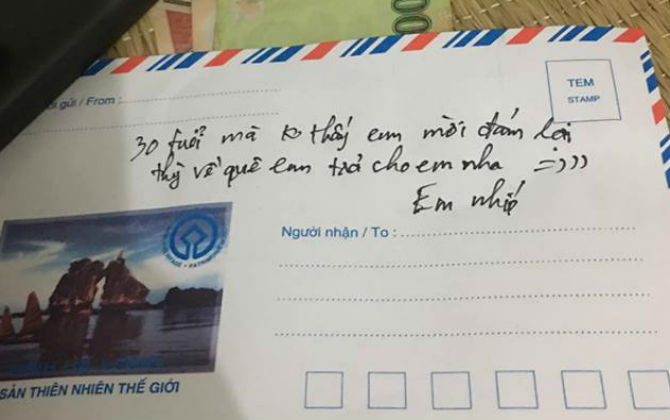 Bất ngờ với những lời nhắn "bá đạo" trên phong bì mùa cưới, đọc xong nhớ cả một đời