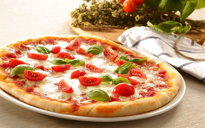 Cách làm pizza ngon như ngoài hàng ‘dễ nhất quả đất’ chỉ bằng nồi cơm điện, ai ăn cũng nghiện