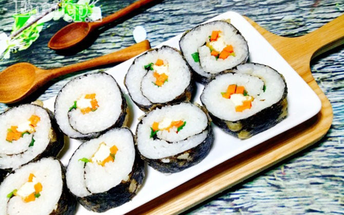 Cách làm sushi chay thanh tịnh cho ngày đầu tháng