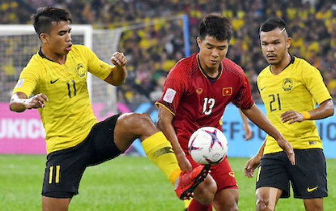 Việt Nam hòa 2-2 trên sân Malaysia đầy tiếc nuối, nhưng dân mạng bình luận thế này trên Facebook Hà Đức Chinh mới thấy ấm lòng giữa ngày rét buốt