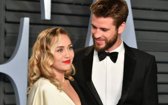 Miley Cyrus đăng ảnh tình cảm xác nhận kết hôn với Liam Hemsworth