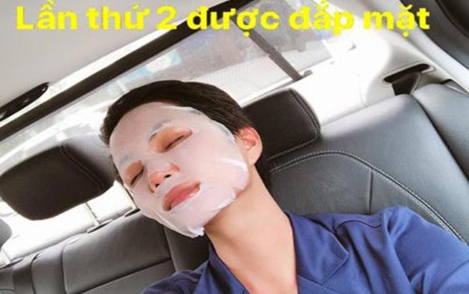 Mặt nạ giấy quen thuộc là thế, nhưng Hoa hậu H'Hen chỉ mới sử dụng lần thứ 2 trong đời mà thôi