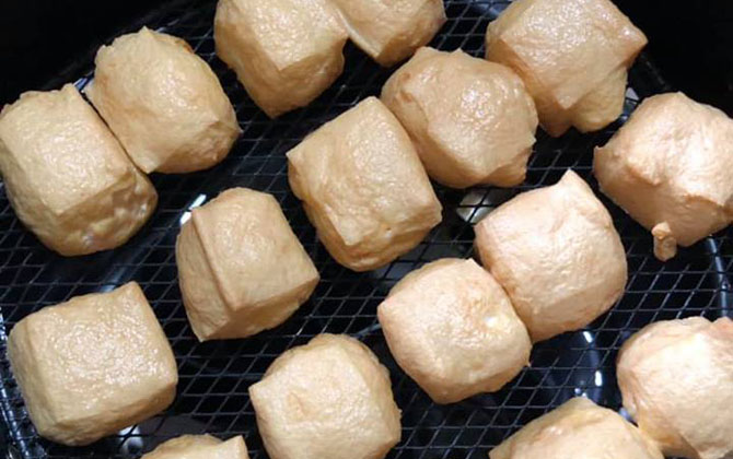 Bíp kíp chiên đậu vàng giòn không cần dầu mỡ của mẹ đảm khiến ai cũng ngạc nhiên