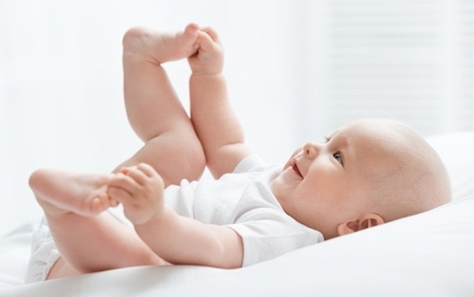 Bé mải chơi ít ngủ khiến mẹ mệt mỏi nhưng đó là biểu hiện của THẦN ĐỒNG, mẹ đừng lo lắng