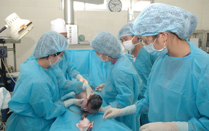 Đẻ mổ đón con chào đời khoẻ mạnh, mẹ trẻ ra đi mãi chỉ 2 tuần sau sinh