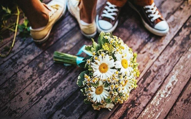 Này cô gái, em hãy sống thật đẹp, tội tình gì phải ôm sự hoài nghi suốt ngày
