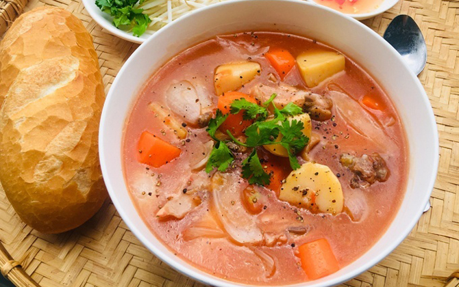 Gà nấu lagu mềm thơm chấm bánh mỳ ngon bá cháy