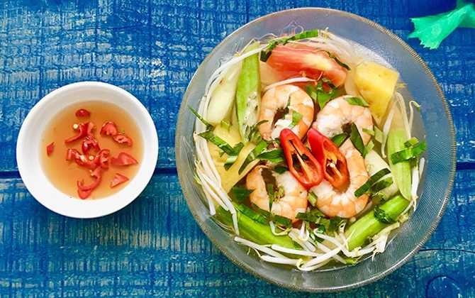 Hè nóng nấu canh chua tôm thanh mát, đưa cơm bất ngờ