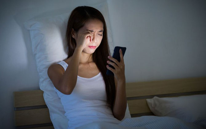 Những người sống lâu thường không làm 5 điều này trước khi đi ngủ