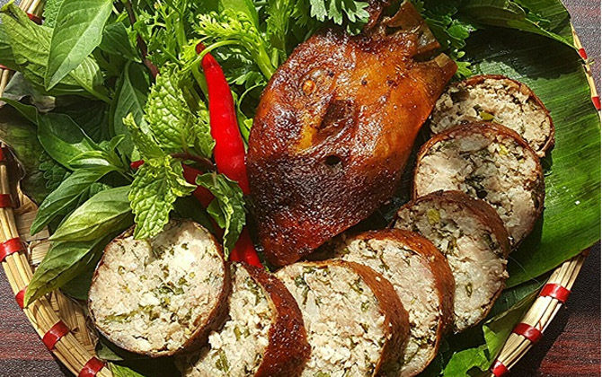 Làm dồi cổ ngan giòn sần sật, bùi thơm cả nhà tranh nhau gắp
