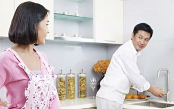 Nhiều người nghĩ lấy vợ sớm như "chui đầu vào rọ", anh chàng chứng minh điều ngược lại nhưng dân mạng lại "phản pháo" thế này đây
