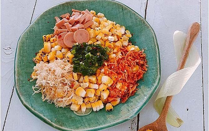 Cách làm ngô trộn thập cẩm lạ miệng ăn hoài không chán