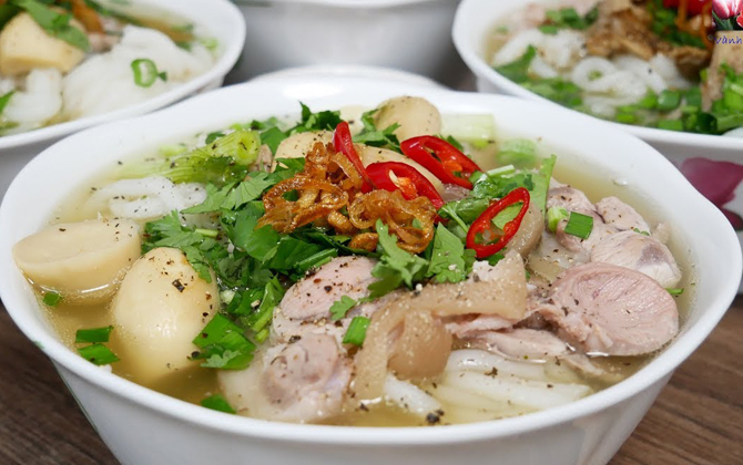 Cách làm bánh canh giò heo thơm ngon, nhanh gọn cho bữa sáng