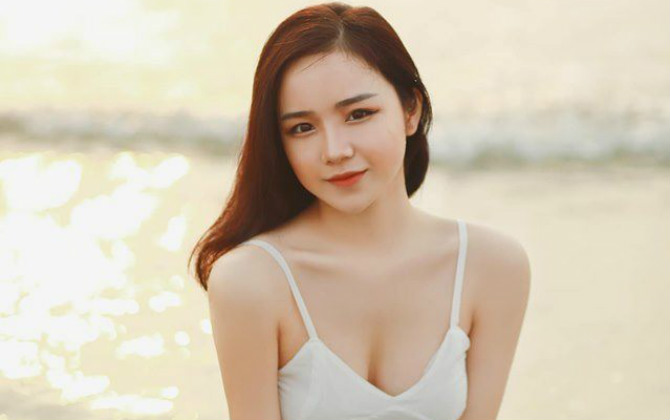 Hot girl Việt tai tiếng, khoe thân có cửa nào tấn công showbiz?