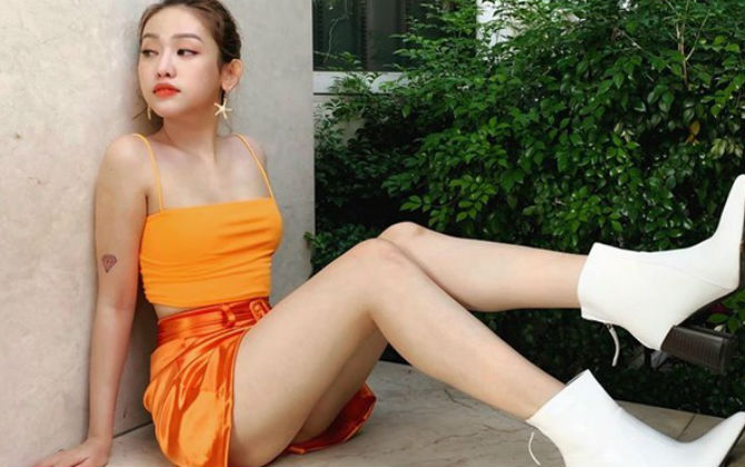 Ngồi hớ hênh, phản cảm hot girl dạy cách "bào tiền" bạn trai bị dân mạng cà khịa