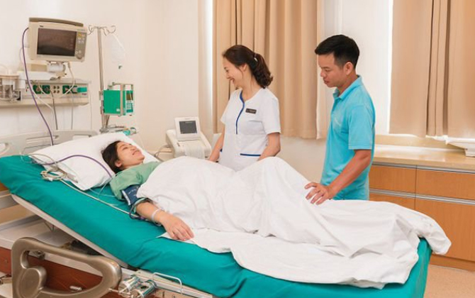 3 câu hỏi dù có xấu hổ cũng phải trả lời bác sĩ sau khi sinh được 24 giờ