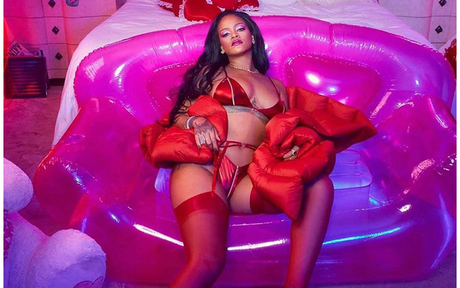 Rihanna ra mắt bộ sưu tập đồ lót thắt nơ vùng nhạy cảm dịp Valentine