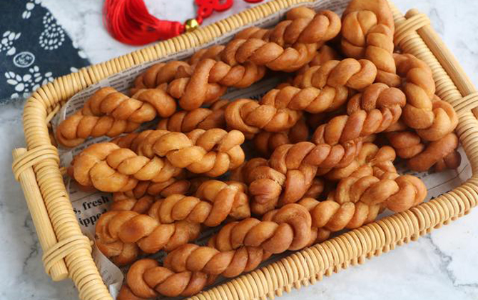 Tết sắp đến, trổ tài làm món quẩy giòn, khách nào cũng trầm trồ khen ngon