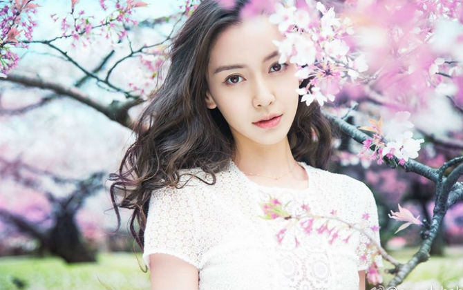 Angelababy có tay trắng sau ồn ào ly hôn Huỳnh Hiểu Minh?