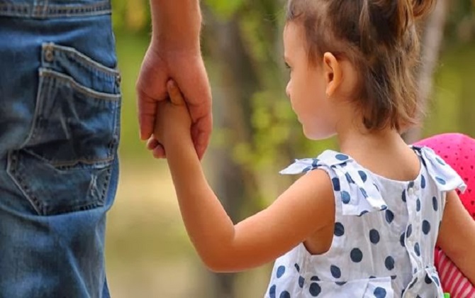 Cảnh tỉnh các bậc làm cha mẹ: Dù trong hoàn cảnh nào cũng đừng nói dối con cái
