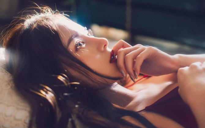 Mạnh mẽ khi cần, buông bỏ khi nên, đàn bà có như thế mới thôi bất hạnh và đau một đời