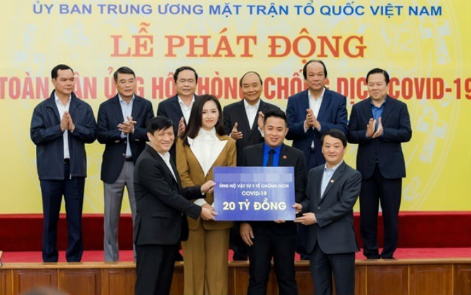 Mai Phương Thúy gặp gỡ thủ tướng trao 20 tỷ đồng chống đại dịch Covid 19