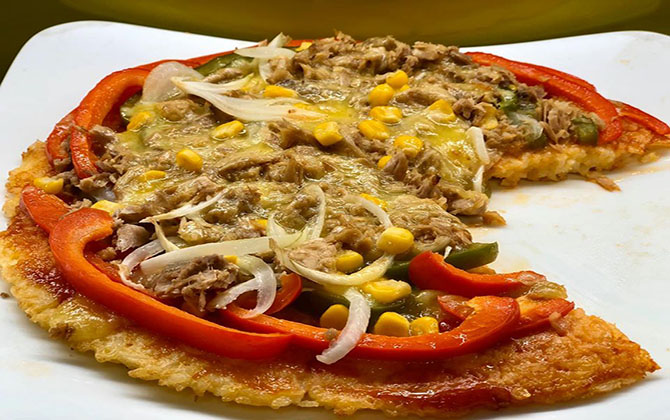 Pizza đế cơm nguội, món ăn độc lạ được hội chị em đua nhau thử nghiệm