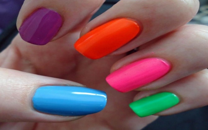 Những mẫu nail neon giúp nàng nổi bần bật mùa hè này