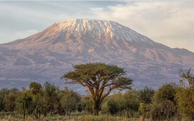 Mùa hè sang, thử thách bản thân bằng cách chinh phục đỉnh núi Kilimanjaro- nóc nhà của châu Phi