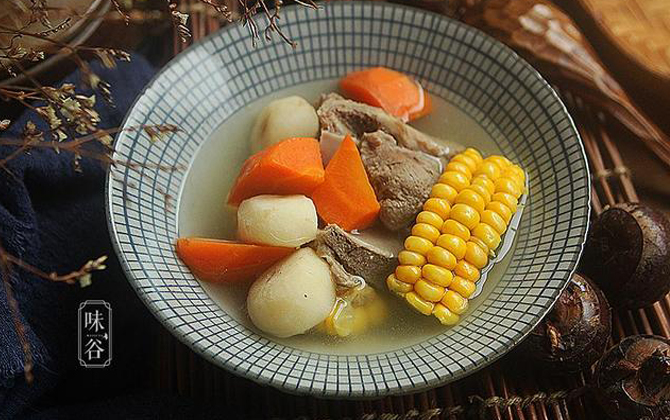 Đầu hè, thử ngay món canh củ năng thanh mát, giàu dinh dưỡng hơn thuốc bổ