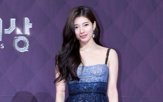 Ngắm những bộ váy dạ hội lộng lẫy quyến rũ những lần Suzy 'gây bão' thảm đỏ