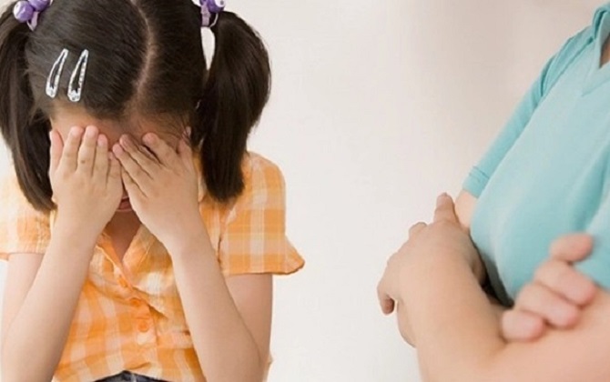 4 câu nói đùa nhưng làm tổn thương trẻ sâu sắc, nhất là câu thứ 2