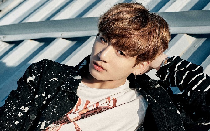 Jungkook (BTS) đích thực là thánh sold out của Kpop, diện món gì là món đó cháy hàng