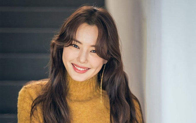 Phụ nữ sở hữu 3 nét tướng này, nếu kết hôn muộn ắt có hạnh phúc viên mãn