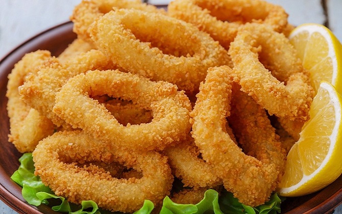 Chẳng cần nồi chiên không dầu, những mẹo này sẽ giúp bạn hạn chế lượng dầu ăn khi chiên mà đồ ăn vẫn giòn ngon