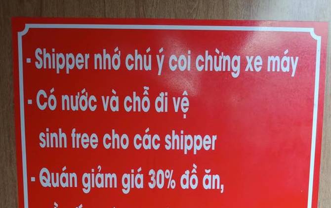 Thấy shipper vất vả, quán ăn có hành động cực kỳ bất ngờ mà khiến mọi người ấm lòng khen ngợi hết lời