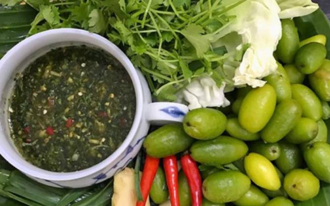 Quả chua 'trái mùa' chị em cực thích, giá hét 'trên trời' 300.000 đồng/kg không đặt trước có tiền cũng khó mua