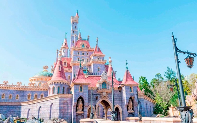 Lạc vào thế giới cổ tích diệu kỳ với lâu đài hồng tím tuyệt đẹp ở Tokyo Disneyland