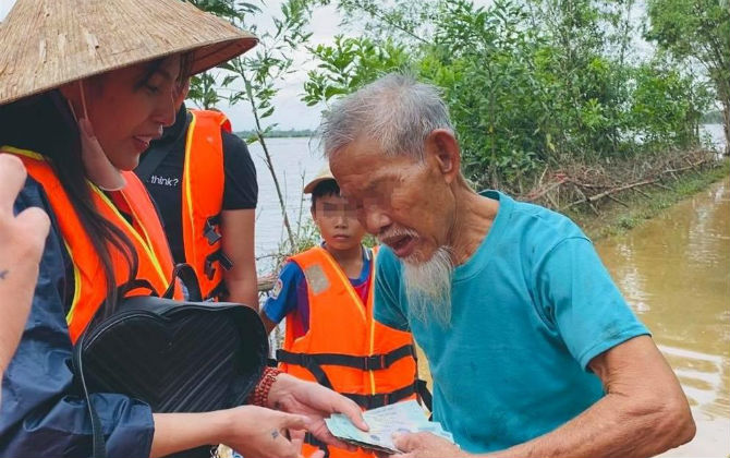 Thủy Tiên nhận hơn 30 tỷ cứu trợ lũ lụt, nói rõ việc 'trao quà không công bằng'