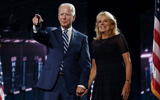 Ông Joe Biden: Hai bi kịch cuộc đời và những chuyến tàu của người cha hết mực yêu thương con