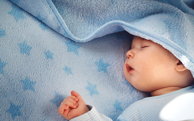 Trẻ có 3 biểu hiện này khi đi ngủ chứng tỏ trí não bé phát triển tốt và thông minh khi lớn lên