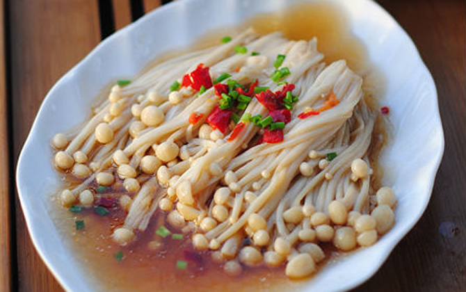 Chế biến nấm hải sản theo cách này, hội chị em đang ăn kiêng có thể đá bay cơn thèm cơm mỗi tối nhờ hương vị mới lạ, thơm ngon ngây ngất!