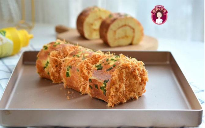 Chỉ mất 12 phút làm bánh mì cuộn ruốc heo ngon như ngoài hàng, cả nhà khen không ngớt