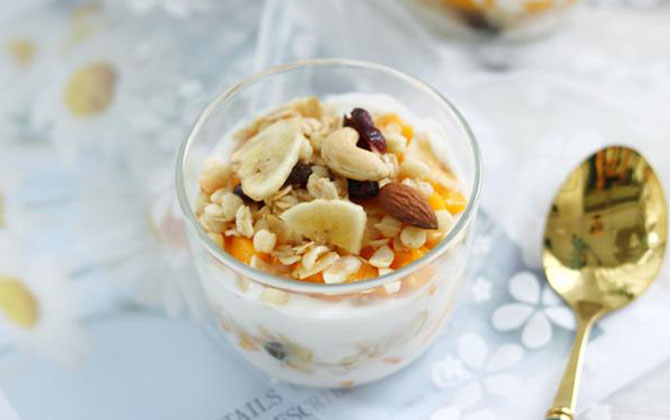 Sữa chua xoài yến mạch, dễ làm thôi mà ngon 'nhức nhối', giúp nàng tỏa sáng với vòng eo thon gọn