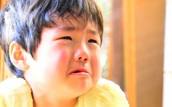 4 điều cha mẹ nên làm khi lỡ tổn thương con