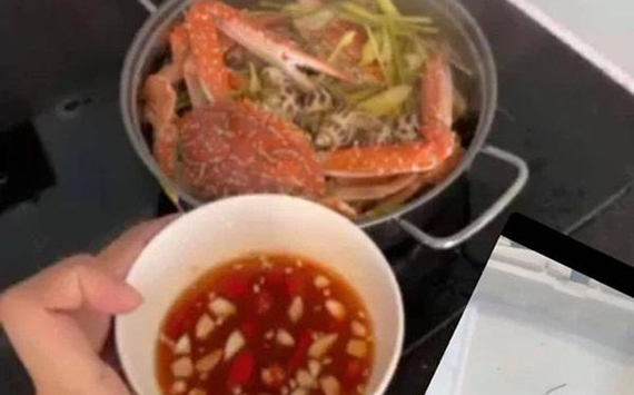 Một cầu thủ tuyển Việt Nam có bữa cơm cách ly nhìn mà mê!
